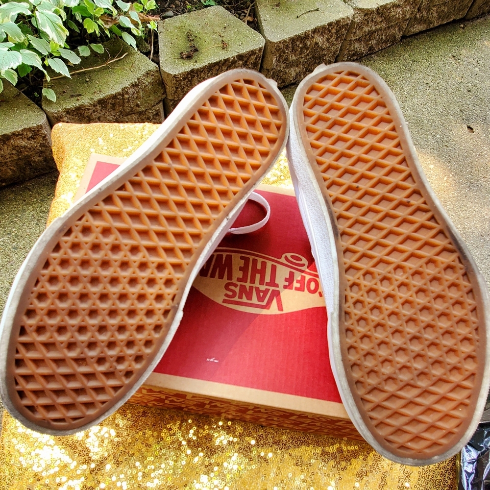 Vans - Picture 3 of 4